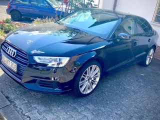Audi A3 Limousine 2017, Limousine in dunkelblau