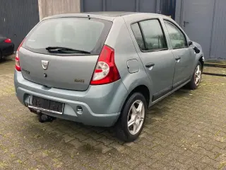 Angekaufter Dacia Sandero 2010 in grau