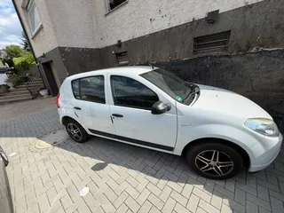 Dacia Sandero 2014, Kleinwagen in weiß