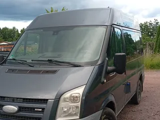 Angekaufter Ford Transit 2010 in dunkelgrau