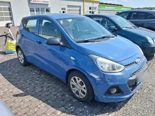 Hyundai i10 2014, Kleinwagen in blau