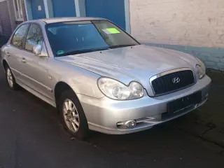 Hyundai Sonata 2004, Limousine in silber