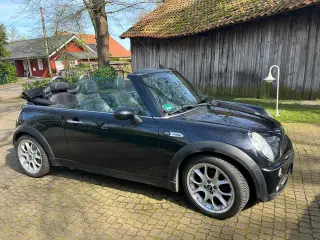 Angekaufter Mini Cooper Cabrio 2007 in schwarz