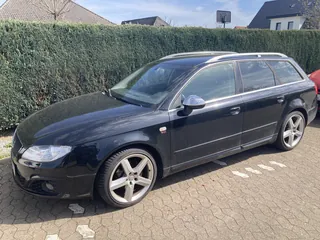 SEAT Exeo ST 2011, Kombi in schwarz