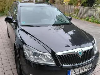 Angekaufter Skoda Octavia Combi 2011 in schwarz
