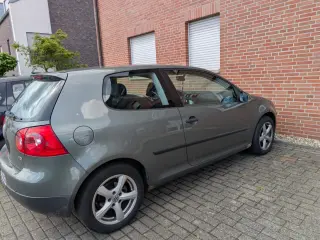 Angekaufter VW Golf 5 2007 in grau